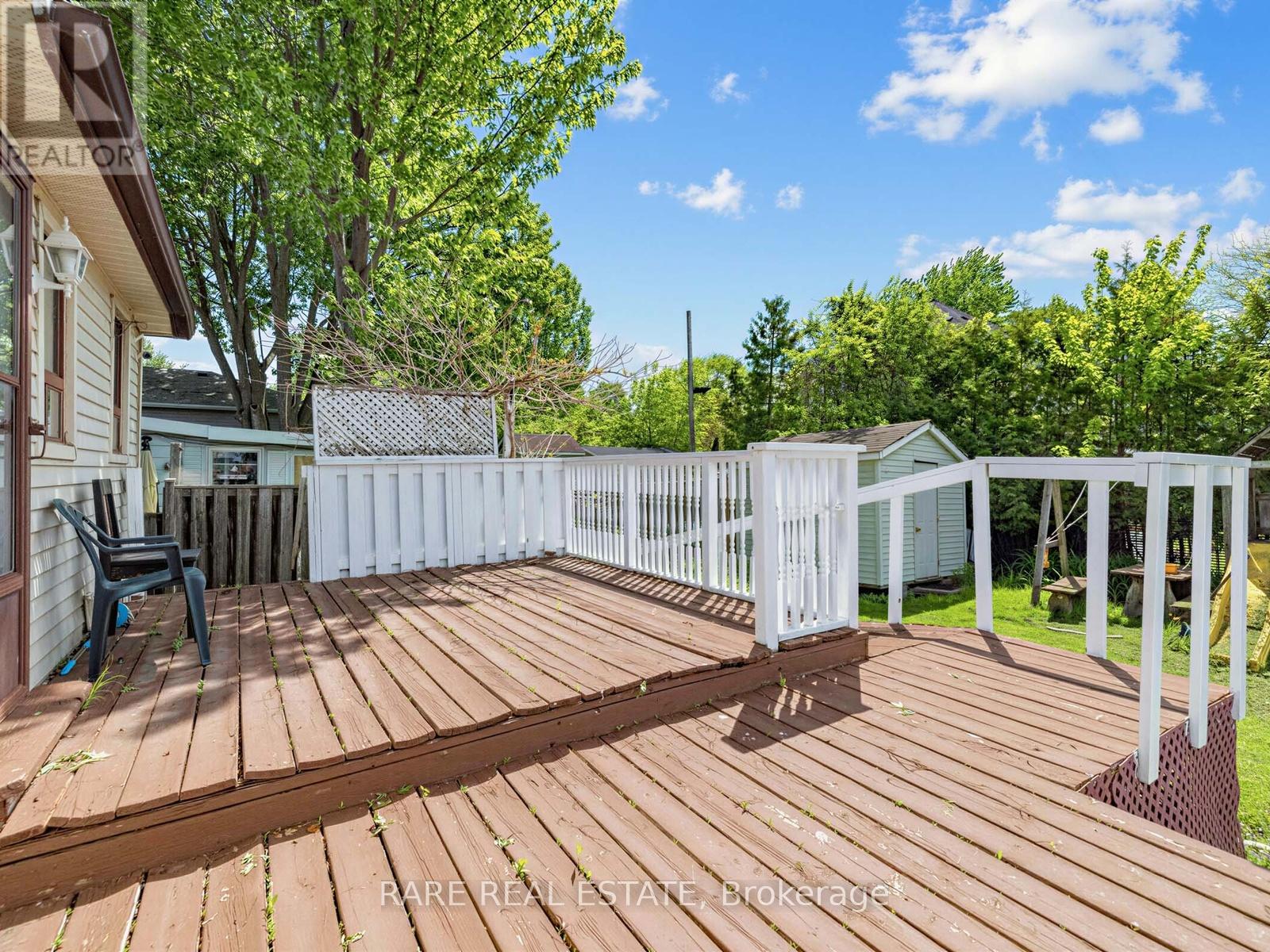 205 Beach Road, Georgina, Ontario  L4P 2L8 - Photo 34 - N13216798