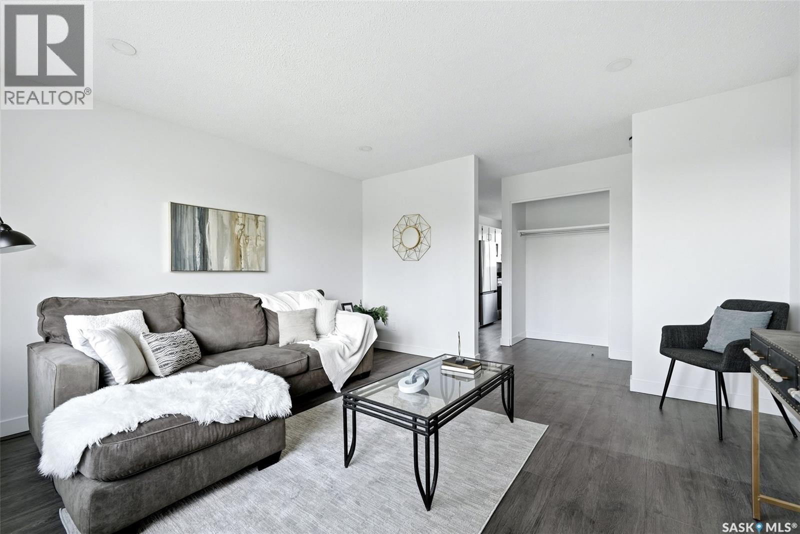 127 Mackenzie Way, Regina, Saskatchewan  S4N 5M9 - Photo 5 - SK037644