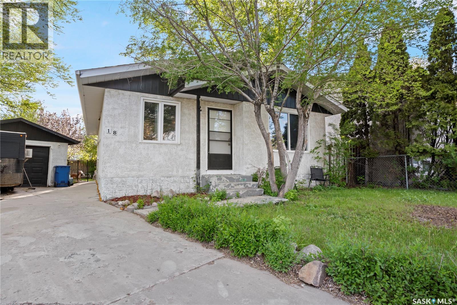 18 Hyland Crescent, Regina, Saskatchewan  S4R 7P3 - Photo 3 - SK037631