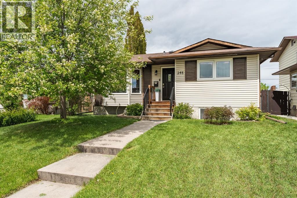 248 Templevale Road NE, Calgary, Alberta  T1Y 4W3 - Photo 1 - A2313673