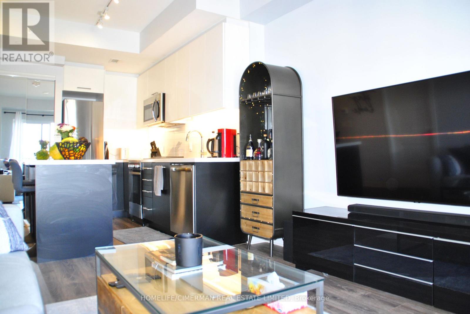 418 - 1 Neighbourhood Lane, Toronto, Ontario  M8Y 0C2 - Photo 2 - W13216772