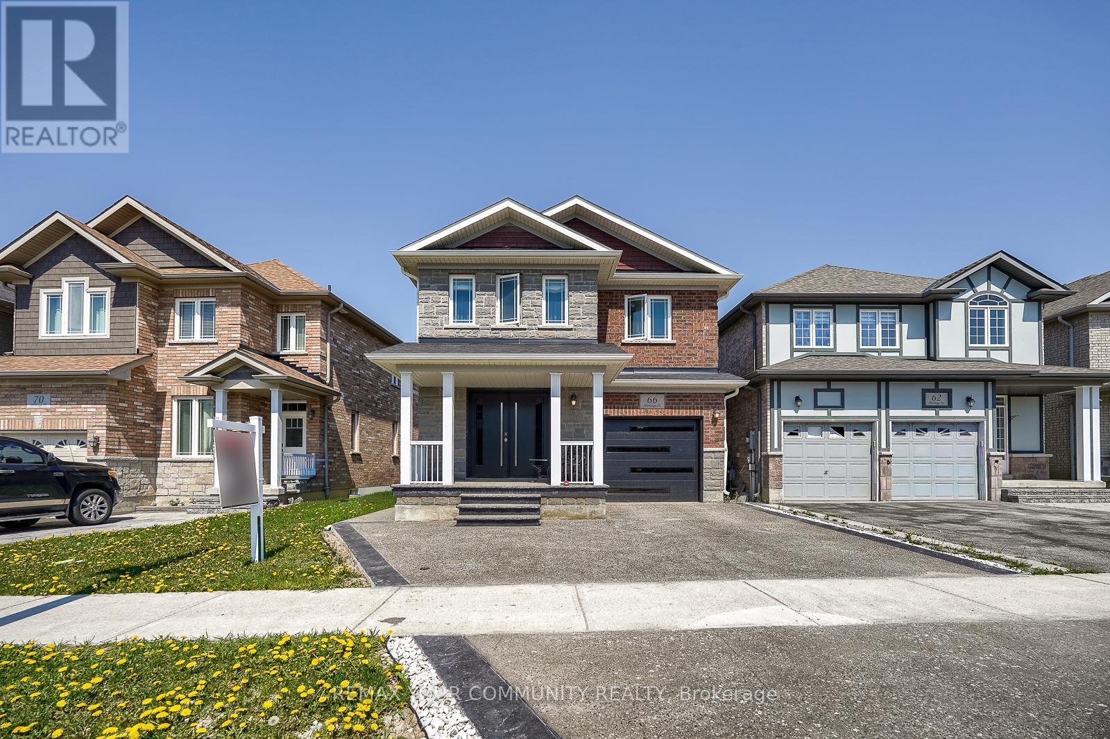 66 HERITAGE STREET, Bradford West Gwillimbury, Ontario