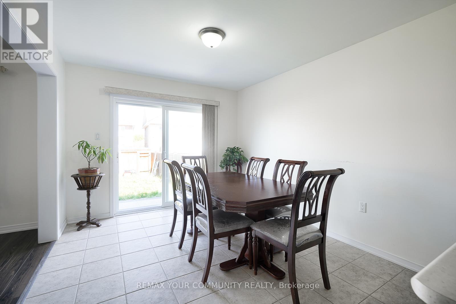 66 Heritage Street, Bradford West Gwillimbury, Ontario  L3Z 0X4 - Photo 11 - N13137498