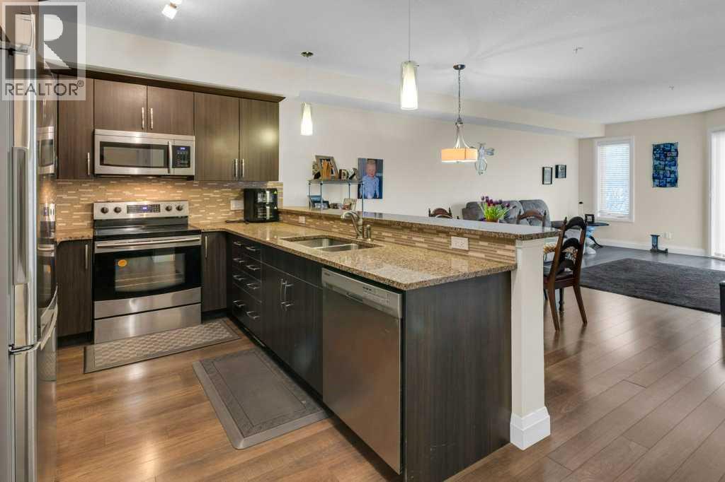 2104, 15 Sunset Square, Cochrane, Alberta  T4C 0E7 - Photo 6 - A2299363