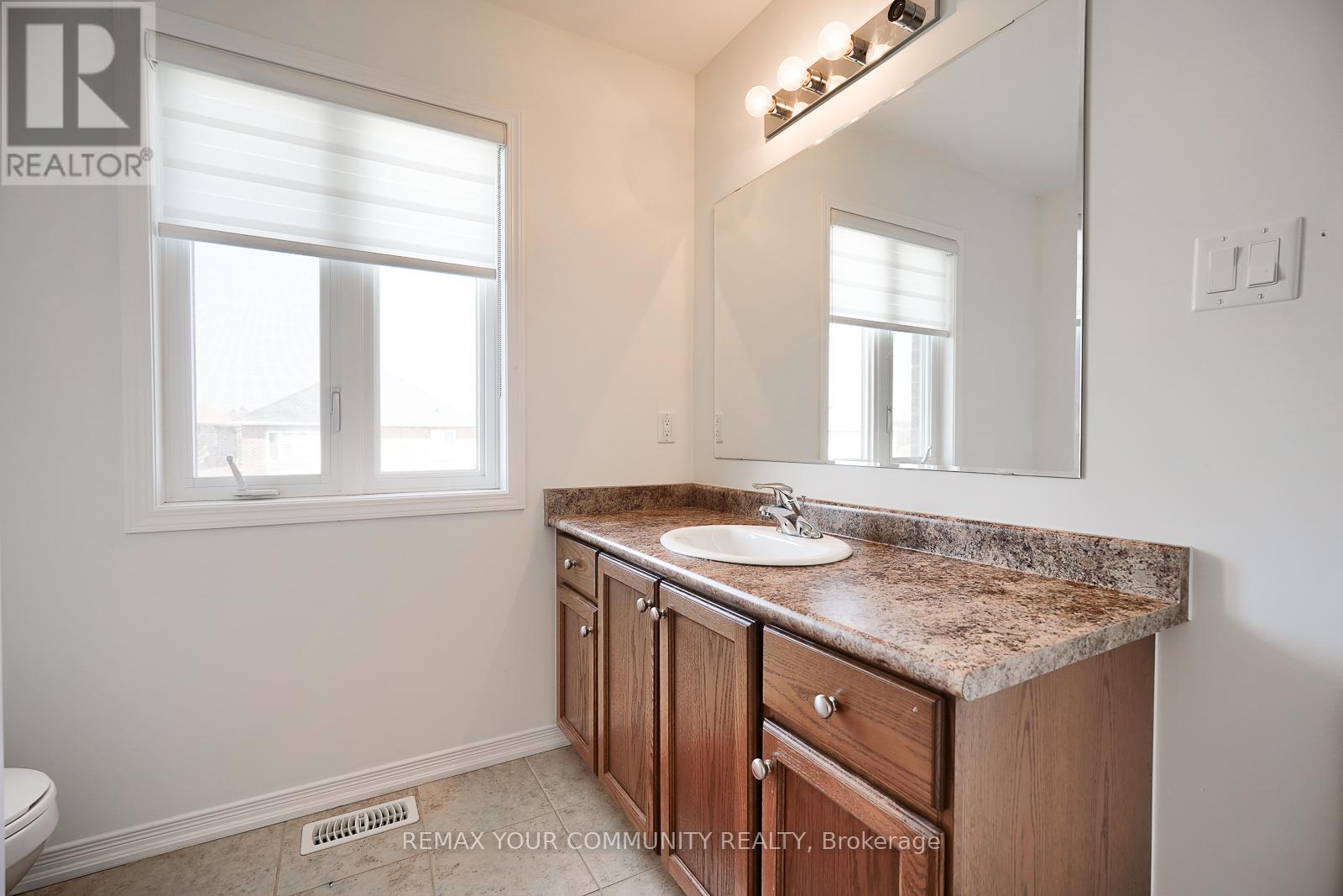 66 Heritage Street, Bradford West Gwillimbury, Ontario  L3Z 0X4 - Photo 16 - N13137498