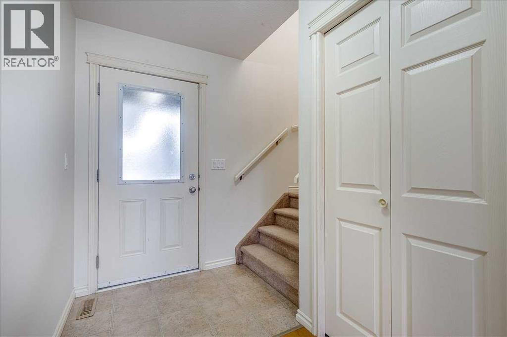 2, 5511 54 Street, Ponoka, Alberta  T4J 1L9 - Photo 6 - A2311666