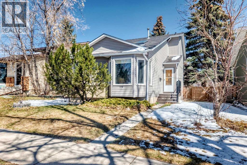 216 Hawkwood Boulevard Nw, Calgary, Alberta  T3G 3E8 - Photo 1 - A2307221