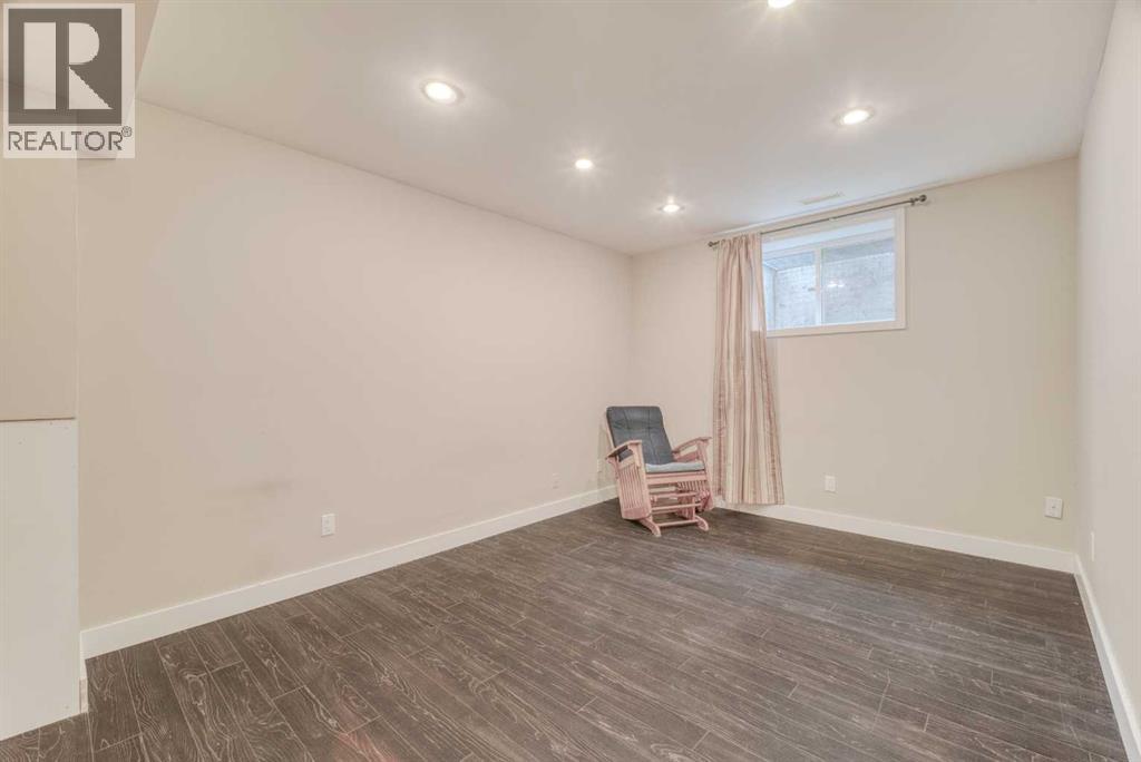100 Royal Birch Crescent Nw, Calgary, Alberta  T3G 5N8 - Photo 40 - A2313207