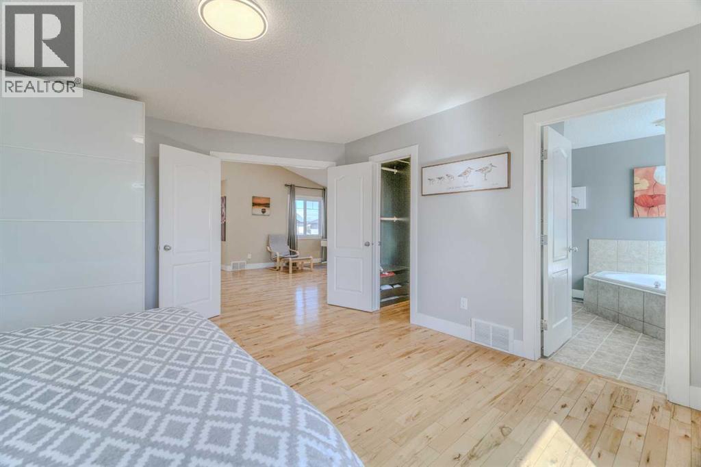 100 Royal Birch Crescent Nw, Calgary, Alberta  T3G 5N8 - Photo 31 - A2313207