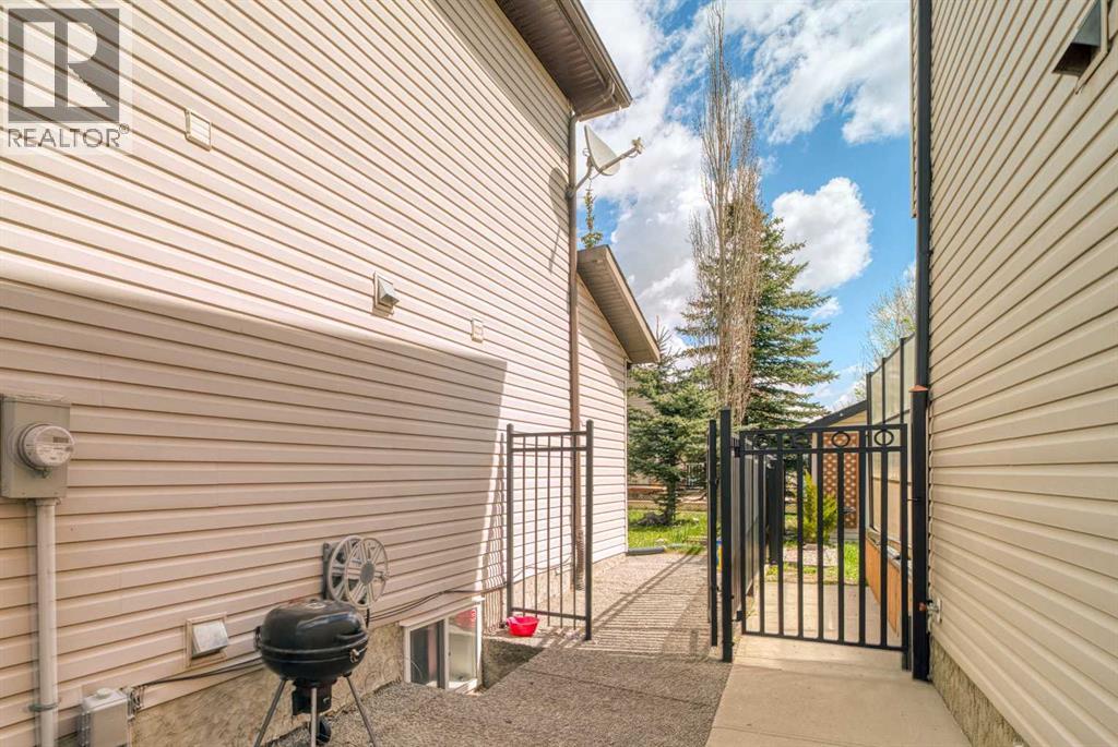 100 Royal Birch Crescent Nw, Calgary, Alberta  T3G 5N8 - Photo 43 - A2313207
