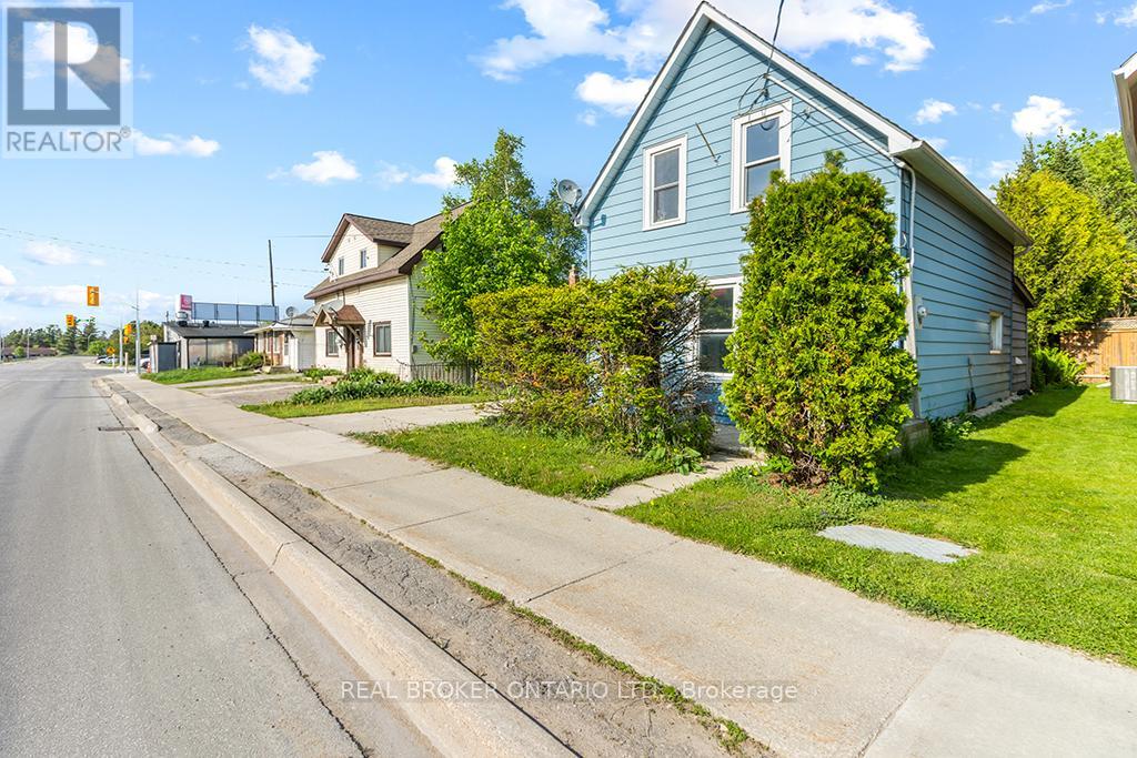 1323 2nd Avenue W, Owen Sound, Ontario  N4K 4N5 - Photo 2 - X13216842