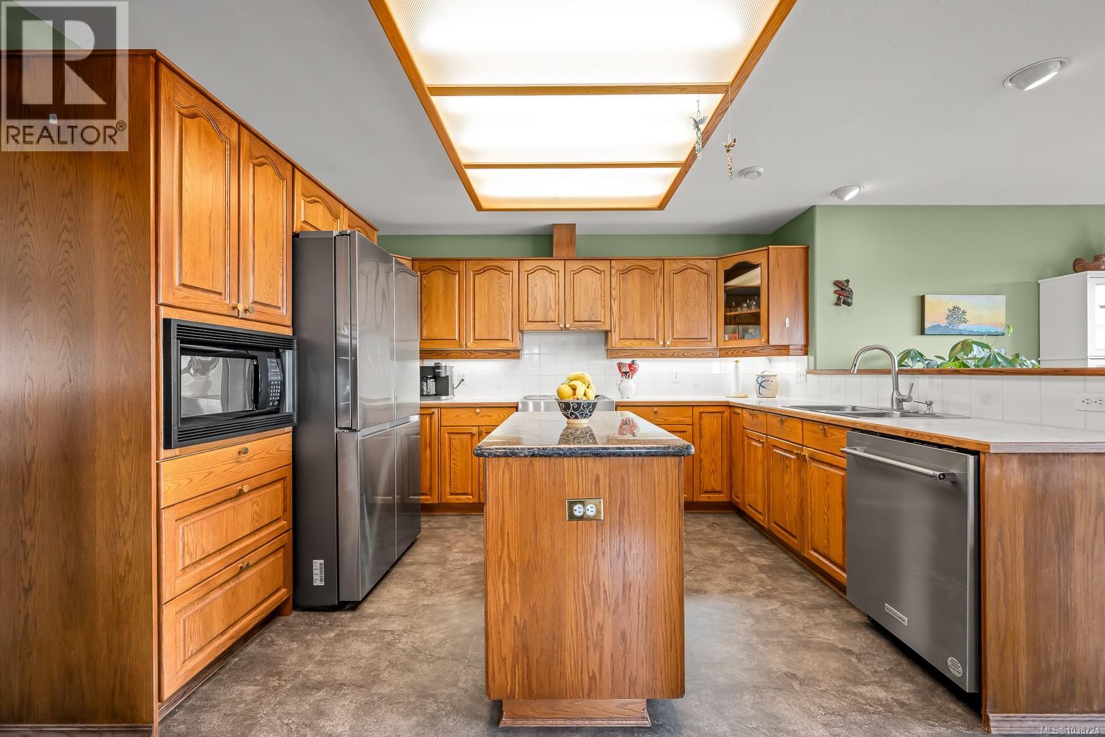 3834 Laurel Dr, Royston, British Columbia  V0R 2V0 - Photo 6 - 1038724