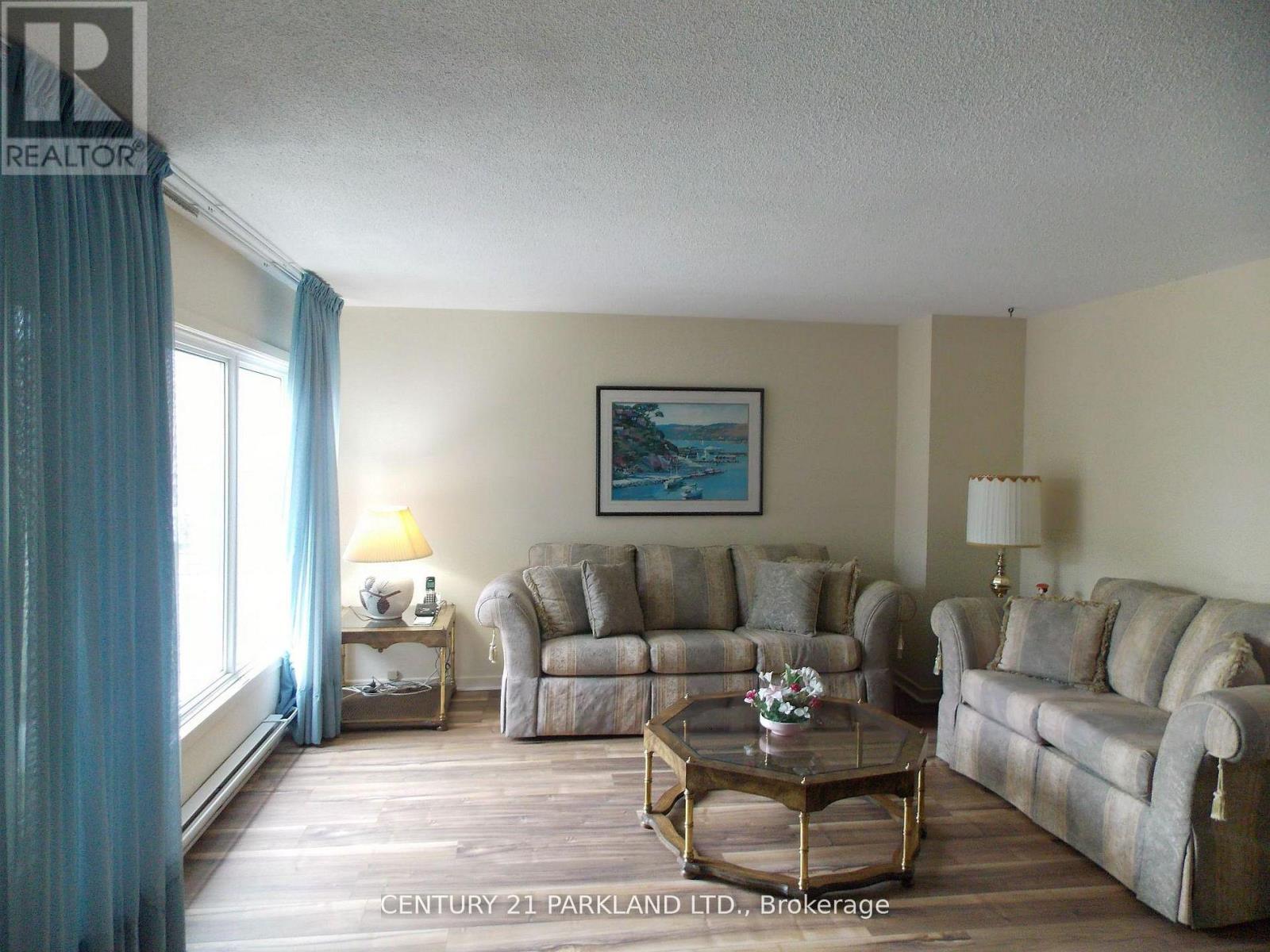 42 Antibes Drive, Toronto, Ontario  M2R 3K4 - Photo 8 - C13216874