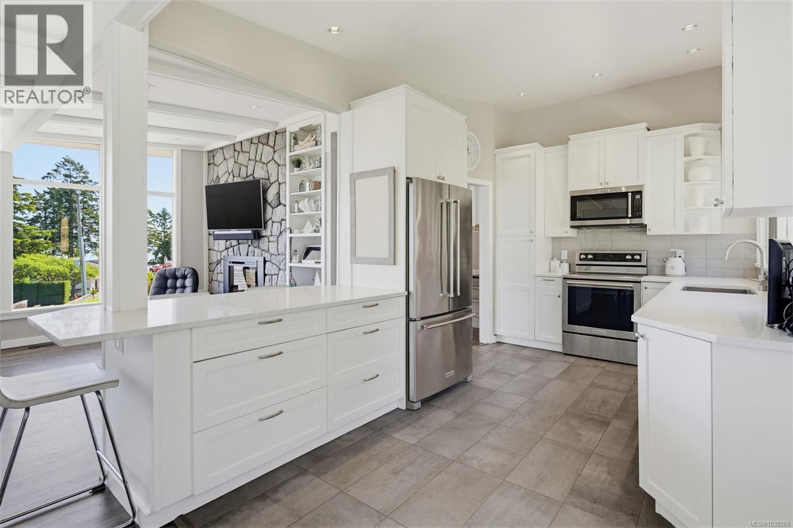 5266 Parker Ave, Saanich, British Columbia  V8Y 2M9 - Photo 12 - 1038288