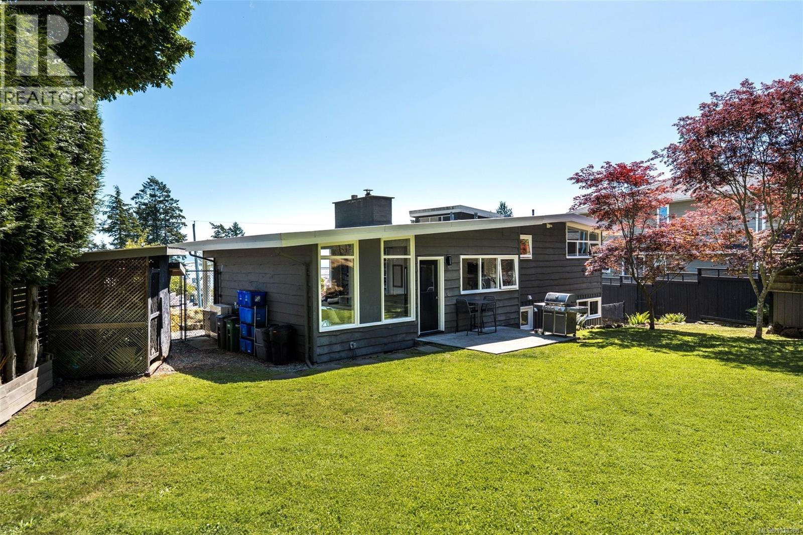 5266 Parker Ave, Saanich, British Columbia  V8Y 2M9 - Photo 48 - 1038288