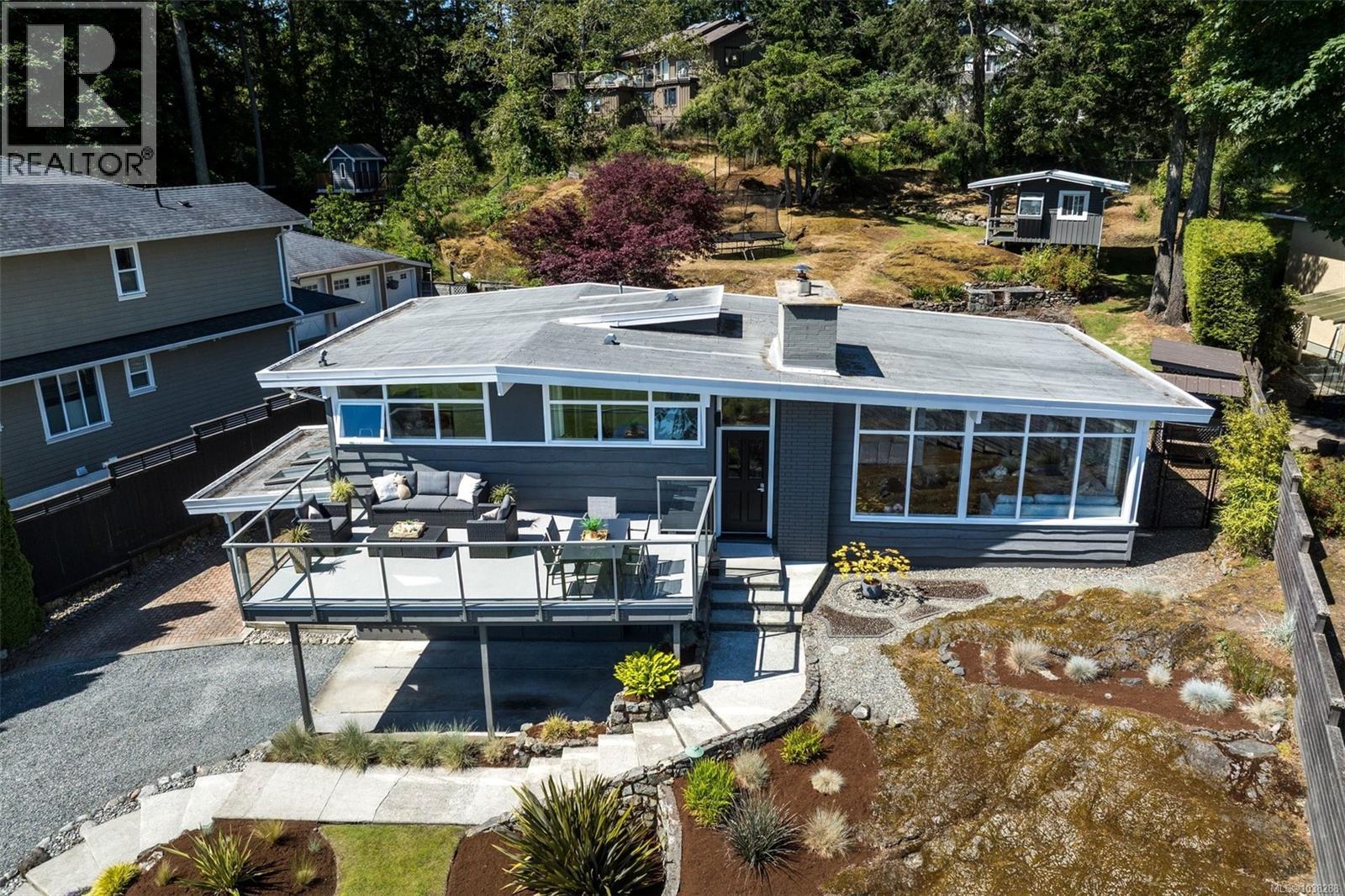 5266 Parker Ave, Saanich, British Columbia  V8Y 2M9 - Photo 5 - 1038288