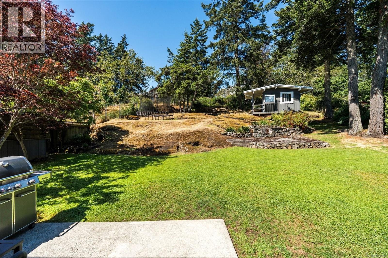 5266 Parker Ave, Saanich, British Columbia  V8Y 2M9 - Photo 51 - 1038288