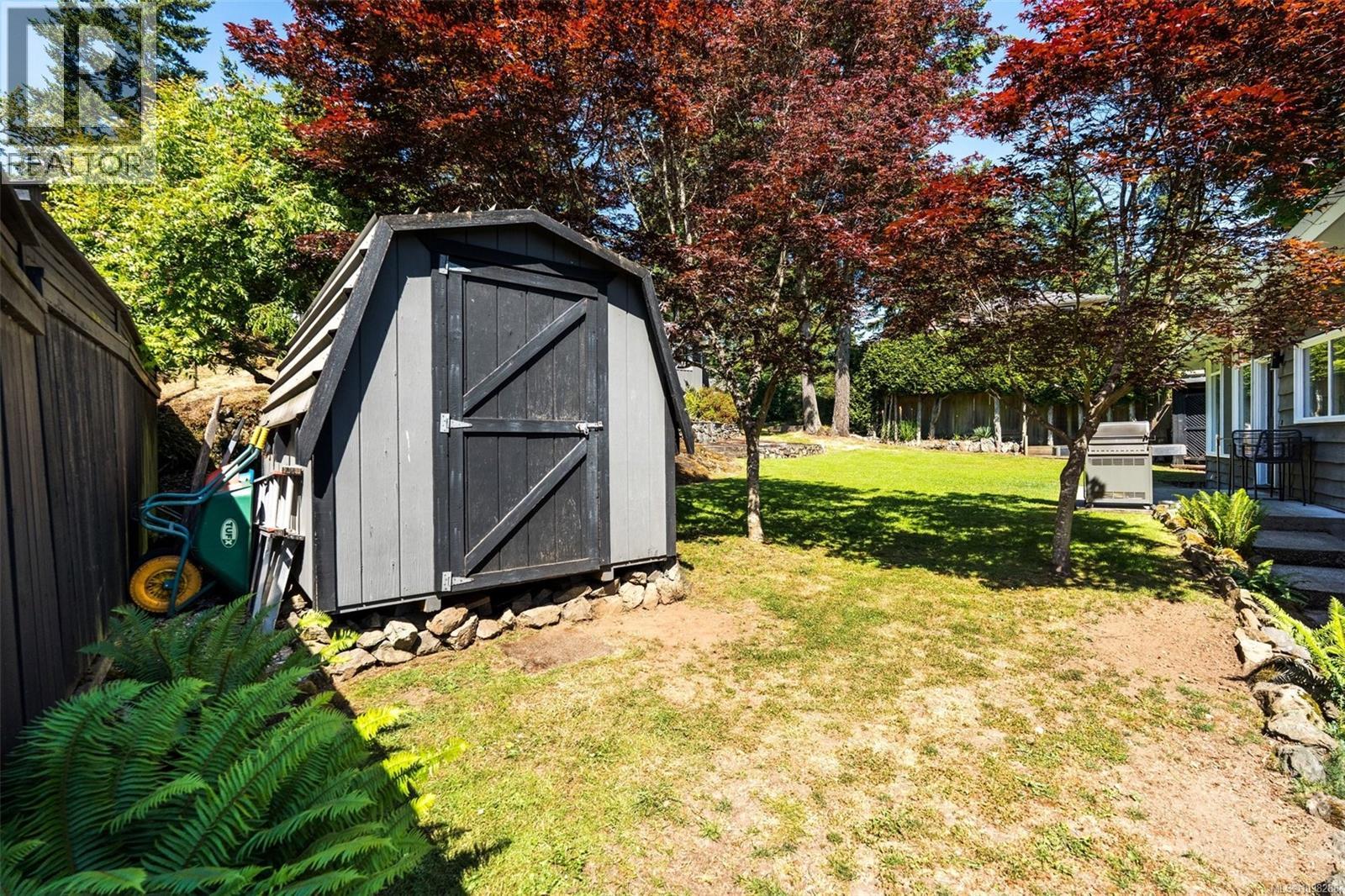 5266 Parker Ave, Saanich, British Columbia  V8Y 2M9 - Photo 56 - 1038288