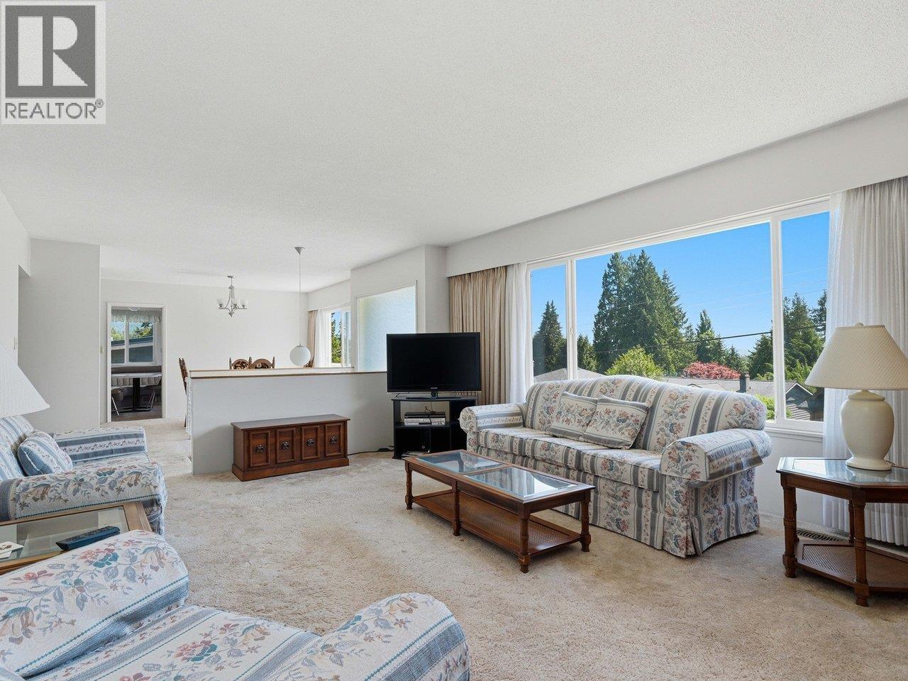 1218 Chamberlain Drive, North Vancouver, British Columbia  V7K 1P3 - Photo 5 - R3129777