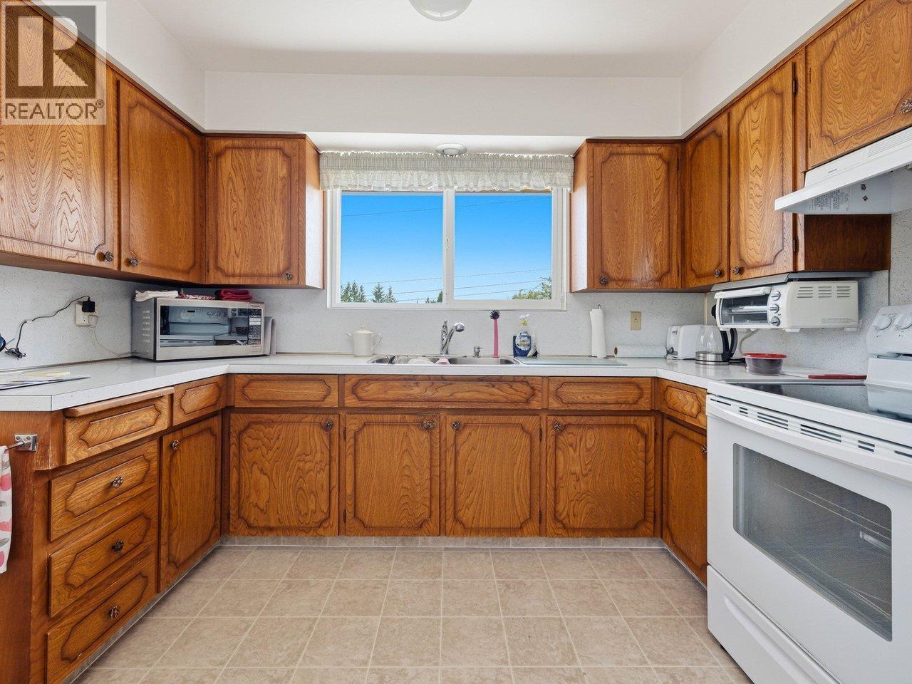 1218 Chamberlain Drive, North Vancouver, British Columbia  V7K 1P3 - Photo 10 - R3129777
