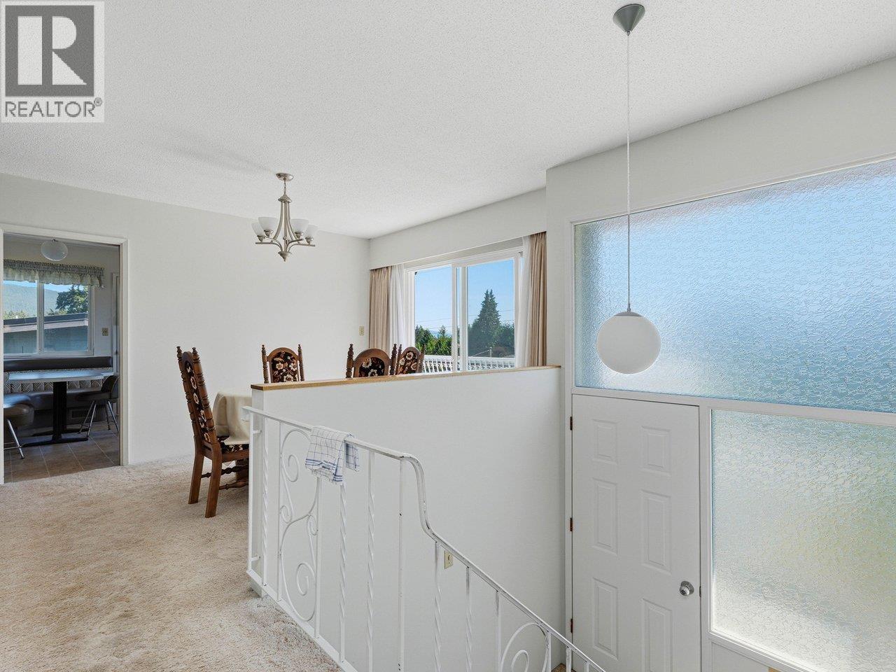 1218 Chamberlain Drive, North Vancouver, British Columbia  V7K 1P3 - Photo 6 - R3129777