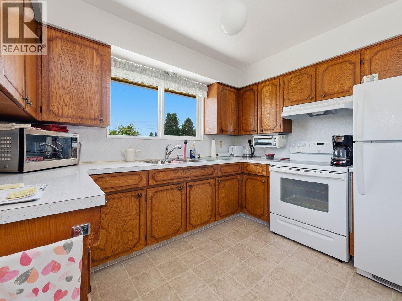 1218 Chamberlain Drive, North Vancouver, British Columbia  V7K 1P3 - Photo 9 - R3129777