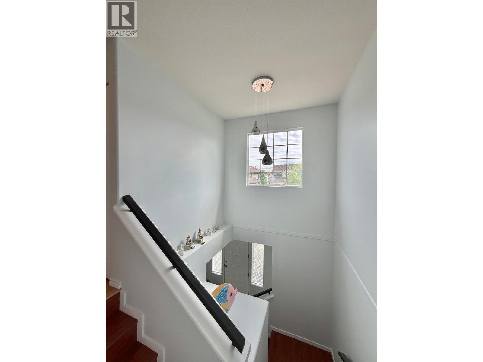 1463 Riverwood Gate, Port Coquitlam, British Columbia  V3B 7P1 - Photo 2 - R3129746