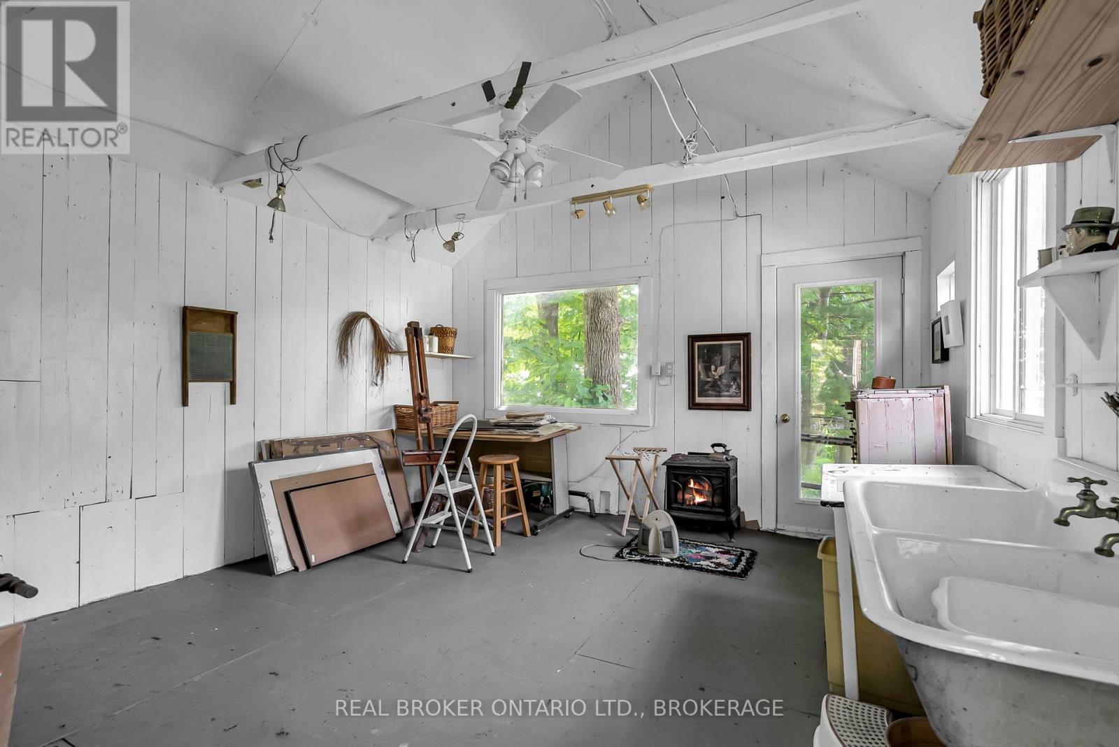 20824 South Service Road, South Glengarry, Ontario  K0C 1N0 - Photo 34 - X12250510