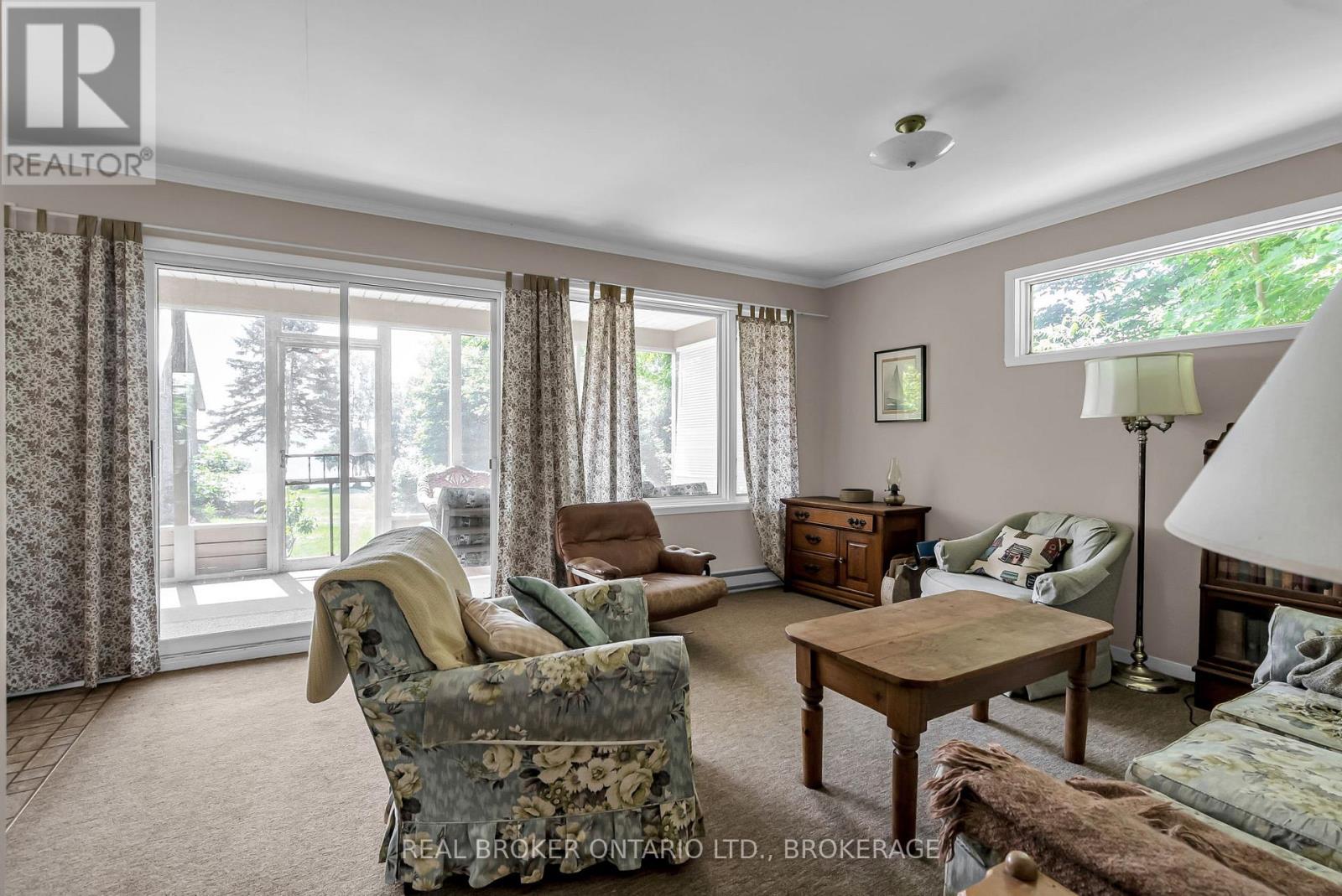 20824 South Service Road, South Glengarry, Ontario  K0C 1N0 - Photo 37 - X12250510