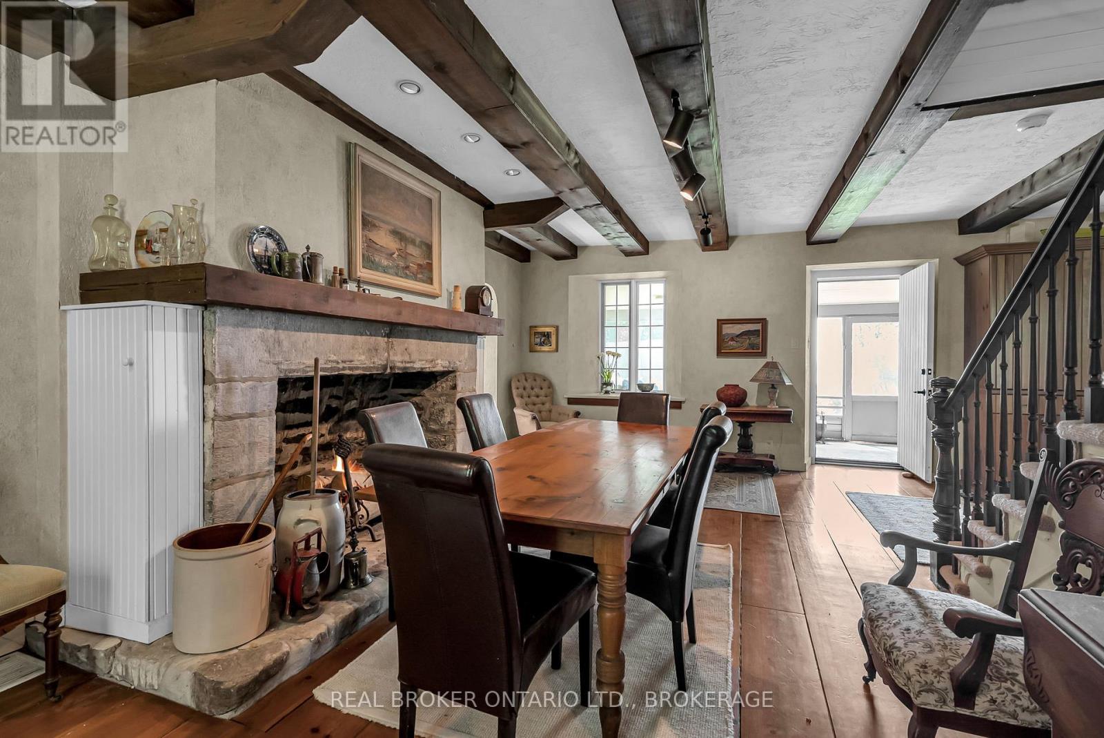 20824 South Service Road, South Glengarry, Ontario  K0C 1N0 - Photo 7 - X12250510