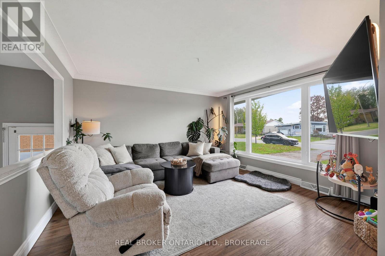 1814 Shearer Avenue, Cornwall, Ontario K6H 2H5 - Photo 3 - X13162288