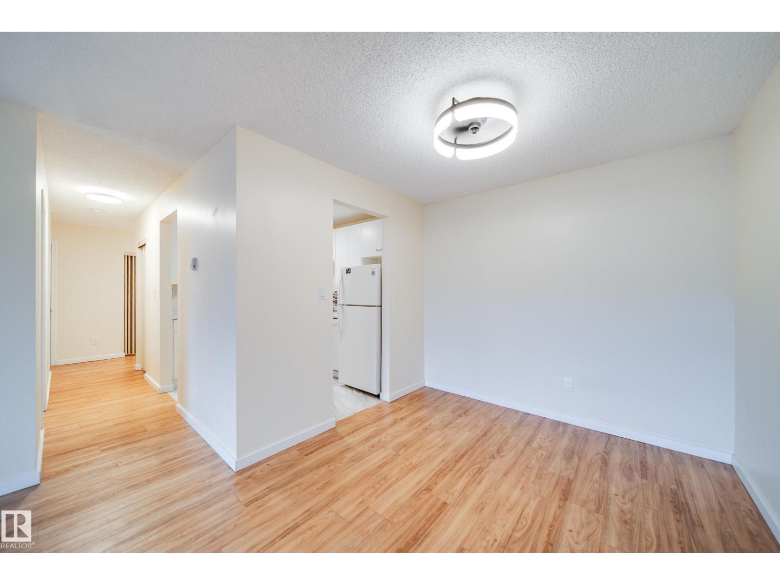 #402 1624 48 St NW, Edmonton, Alberta T6L 5P1 - Photo 3 - E4490851