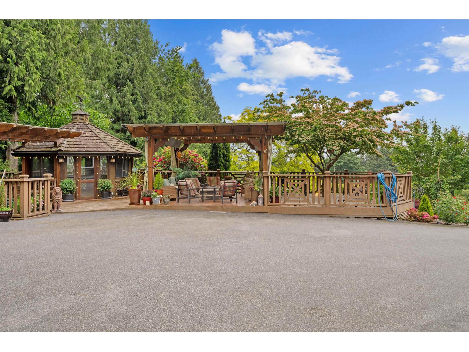 8054 Sykes Street, Mission, British Columbia  V2V 3W2 - Photo 10 - R3128222