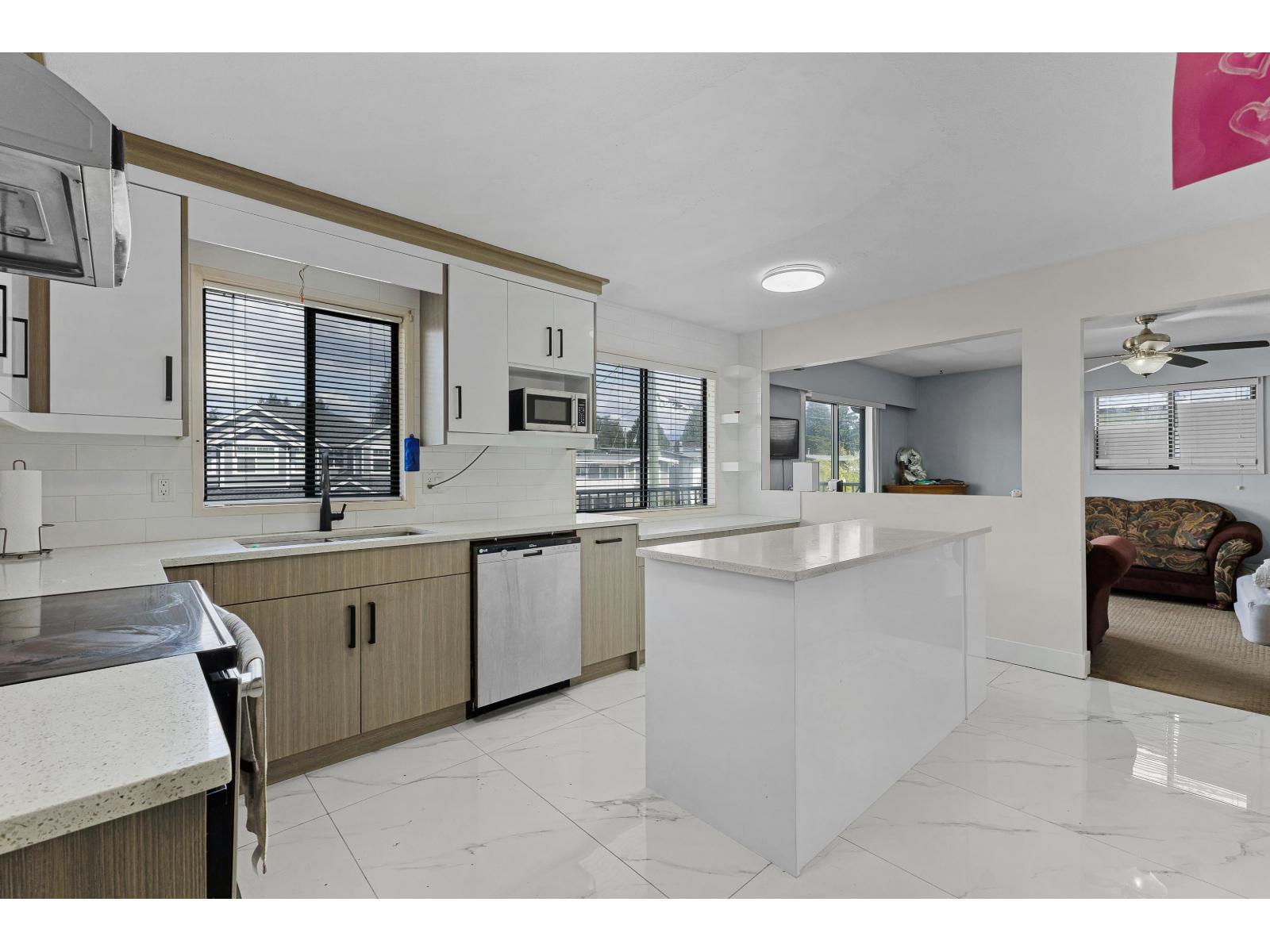 31872 Starling Avenue, Mission, British Columbia  V2V 4S6 - Photo 4 - R3128897