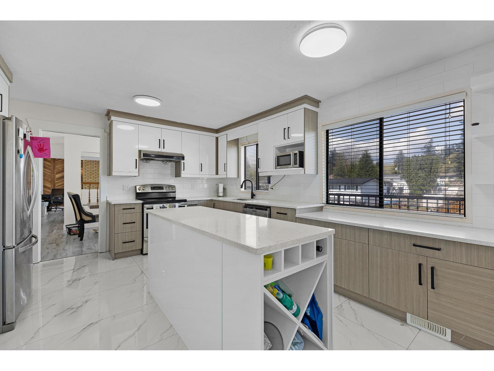 31872 Starling Avenue, Mission, British Columbia  V2V 4S6 - Photo 5 - R3128897