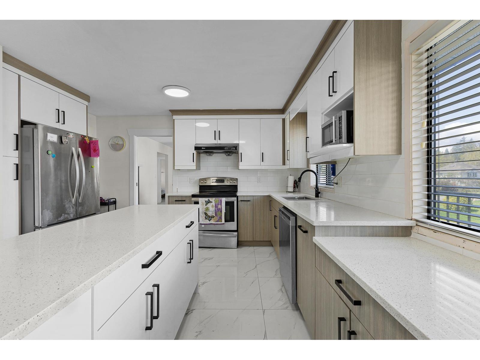 31872 Starling Avenue, Mission, British Columbia  V2V 4S6 - Photo 2 - R3128897
