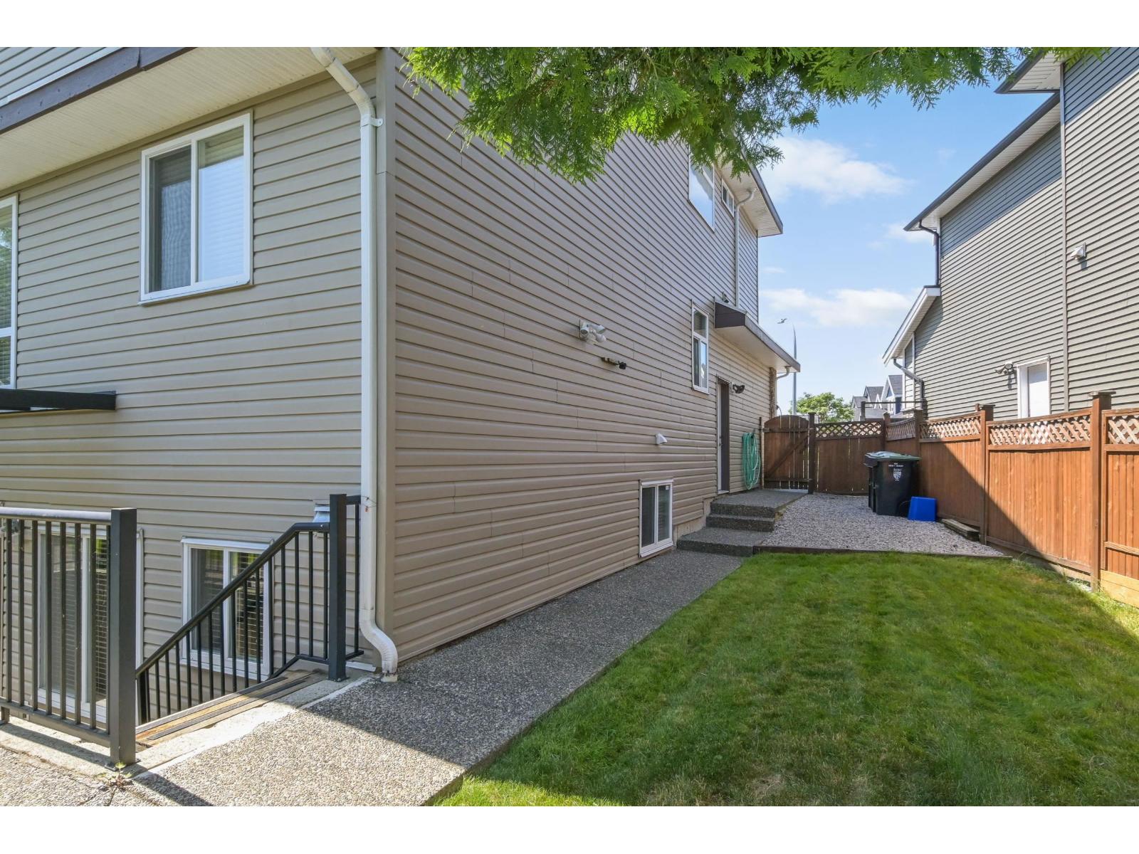 19698 71b Avenue, Langley, British Columbia  V2Y 3A4 - Photo 35 - R3129824