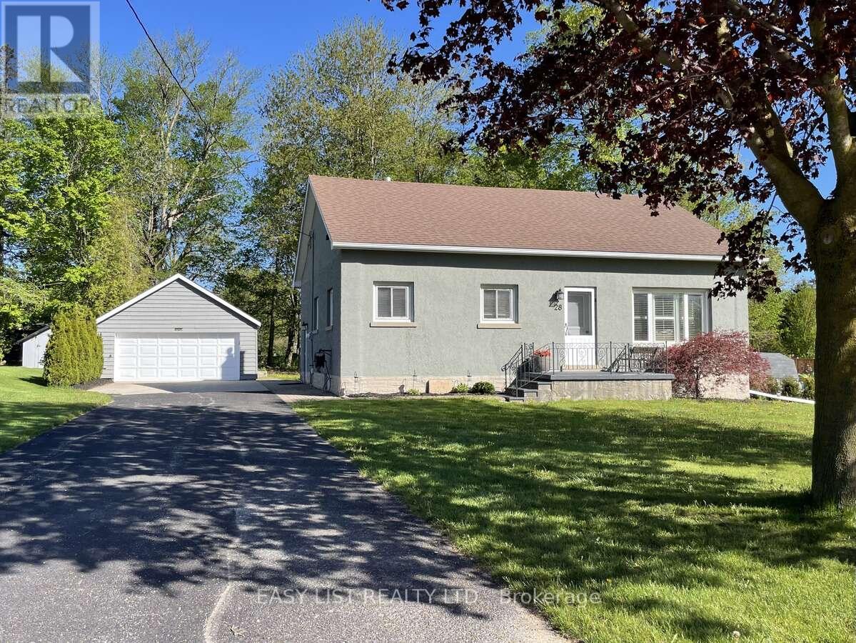 28 PEEL STREET W, Mapleton, Ontario