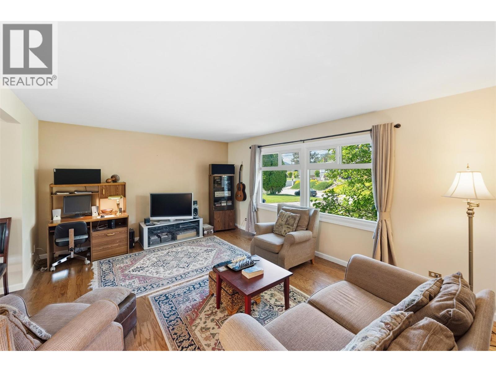 148 Woodlands Place, Penticton, British Columbia  V2A 3B3 - Photo 2 - 10389496