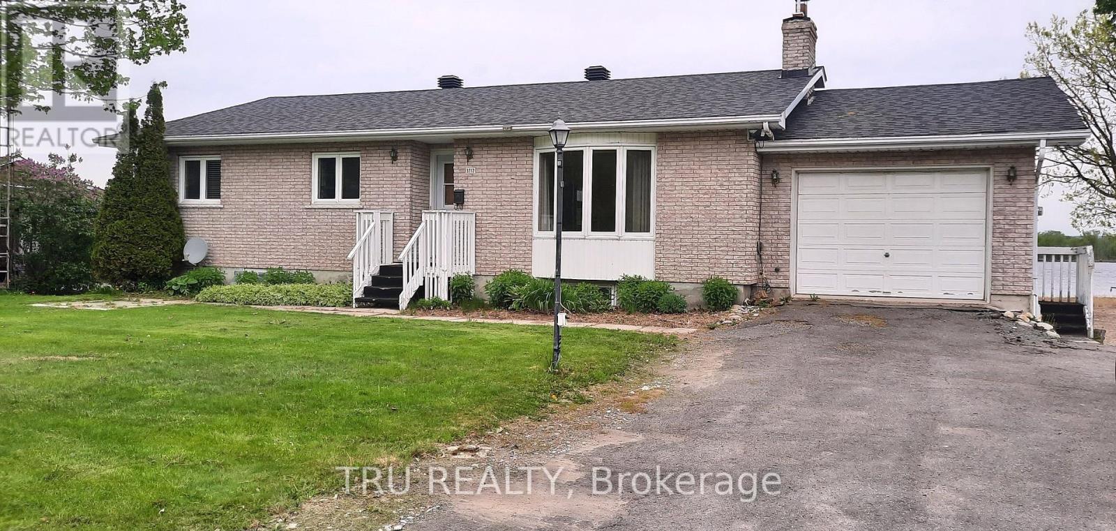 3717 Ch Prudhomme Road, Alfred And Plantagenet, Ontario K0A 3K0 - Photo 2 - X13216992