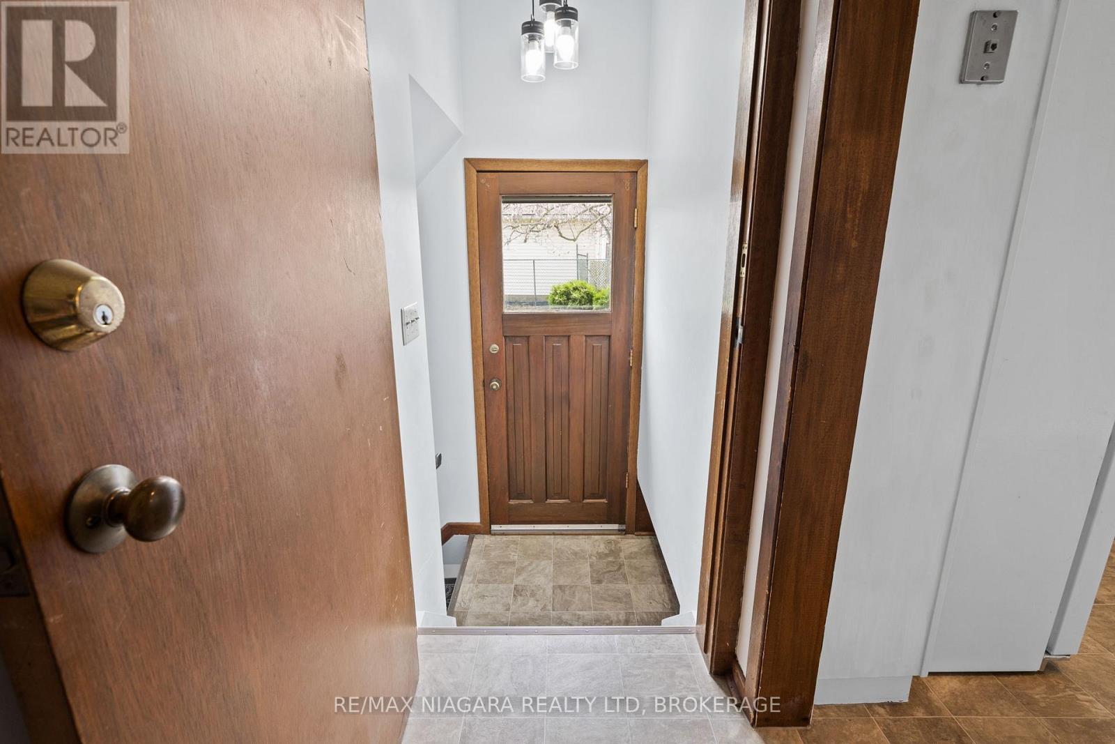 16 Croydon Drive, St. Catharines, Ontario  L2M 1J2 - Photo 17 - X13216982