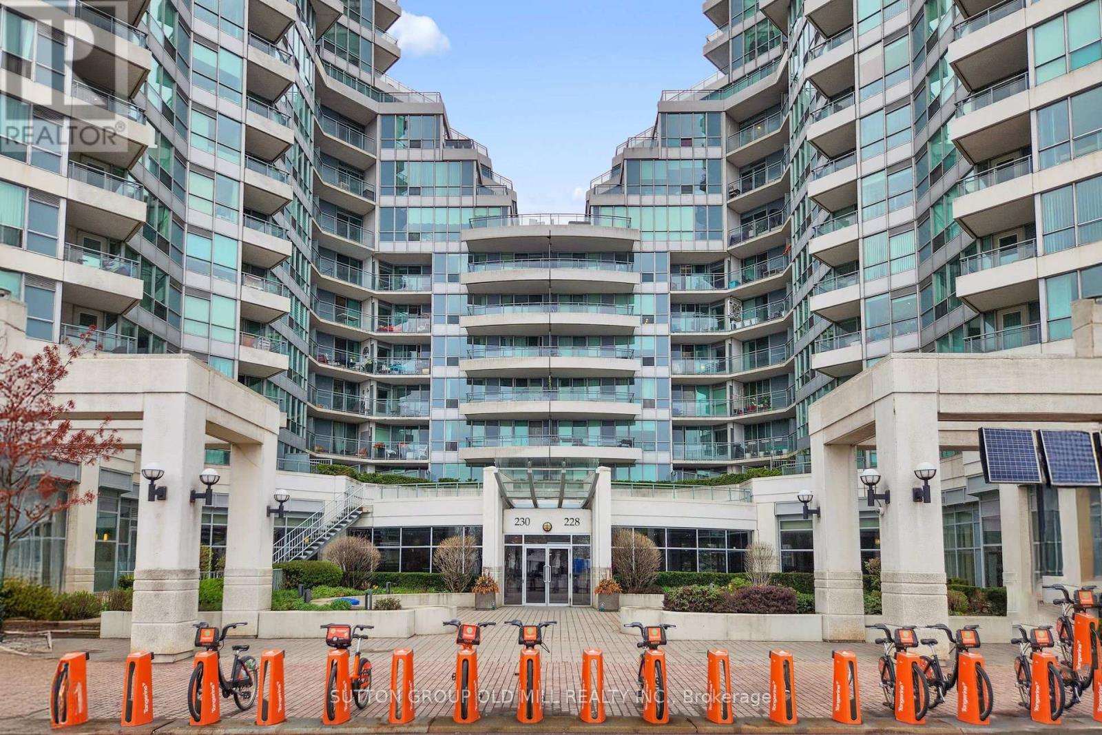 1012 - 228 Queens Quay W, Toronto, Ontario  M5J 2X1 - Photo 2 - C13216916