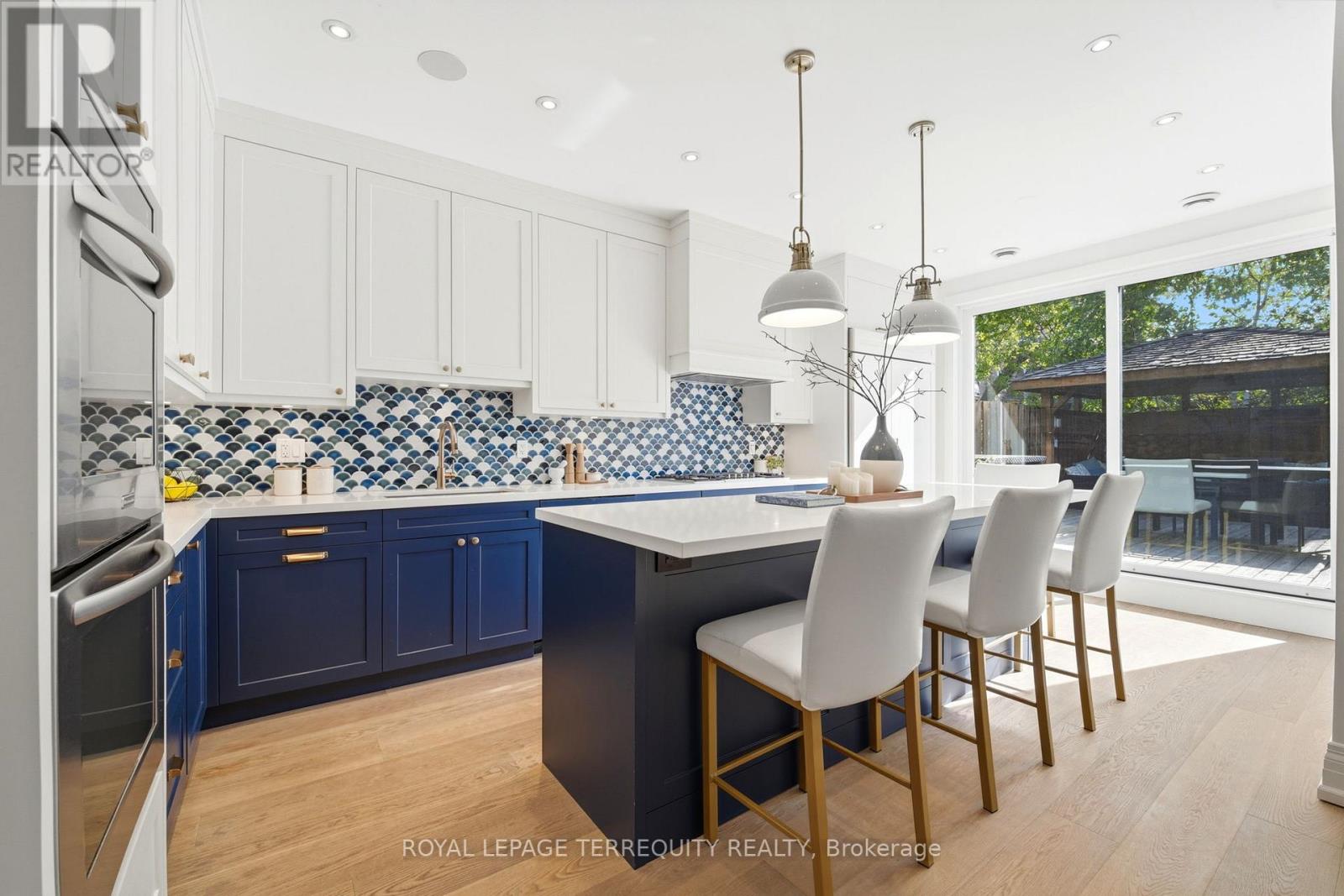 100 Admiral Road, Toronto, Ontario  M5R 2L6 - Photo 2 - C13216968
