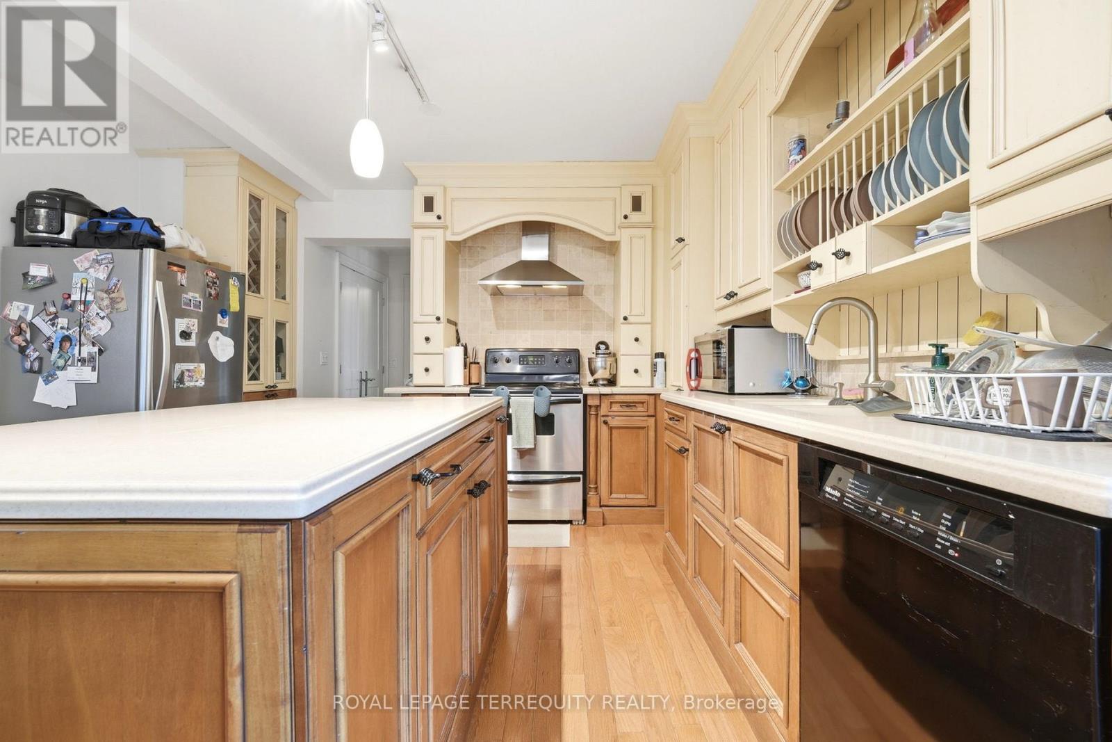 100 Admiral Road, Toronto, Ontario  M5R 2L6 - Photo 27 - C13216968