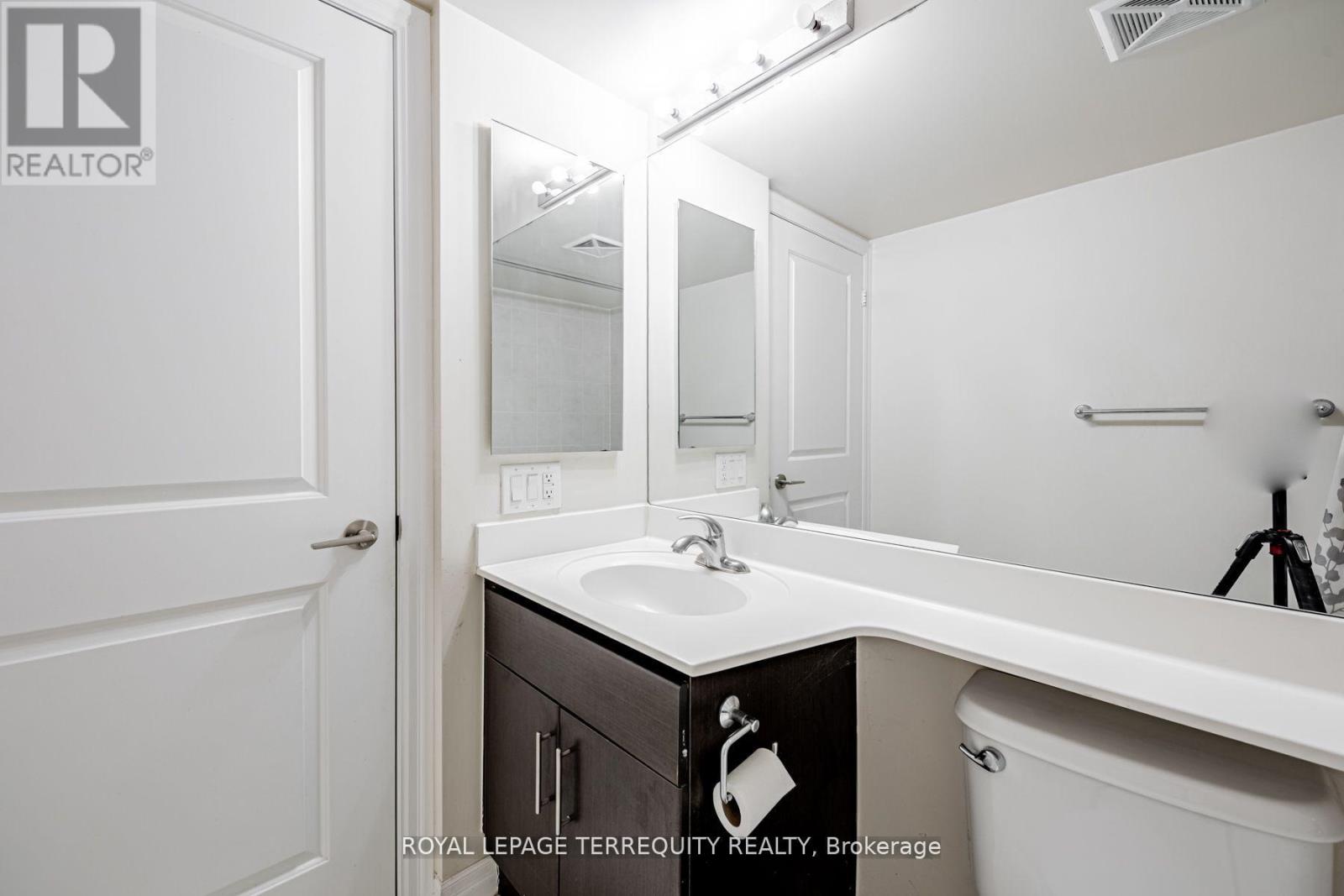 104 - 2035 Sheppard Avenue E, Toronto, Ontario  M2J 0A8 - Photo 8 - C13216994