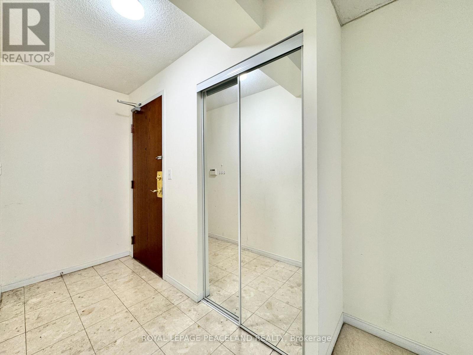 703 - 3 Pemberton Avenue, Toronto, Ontario  M2M 4M1 - Photo 2 - C13072162