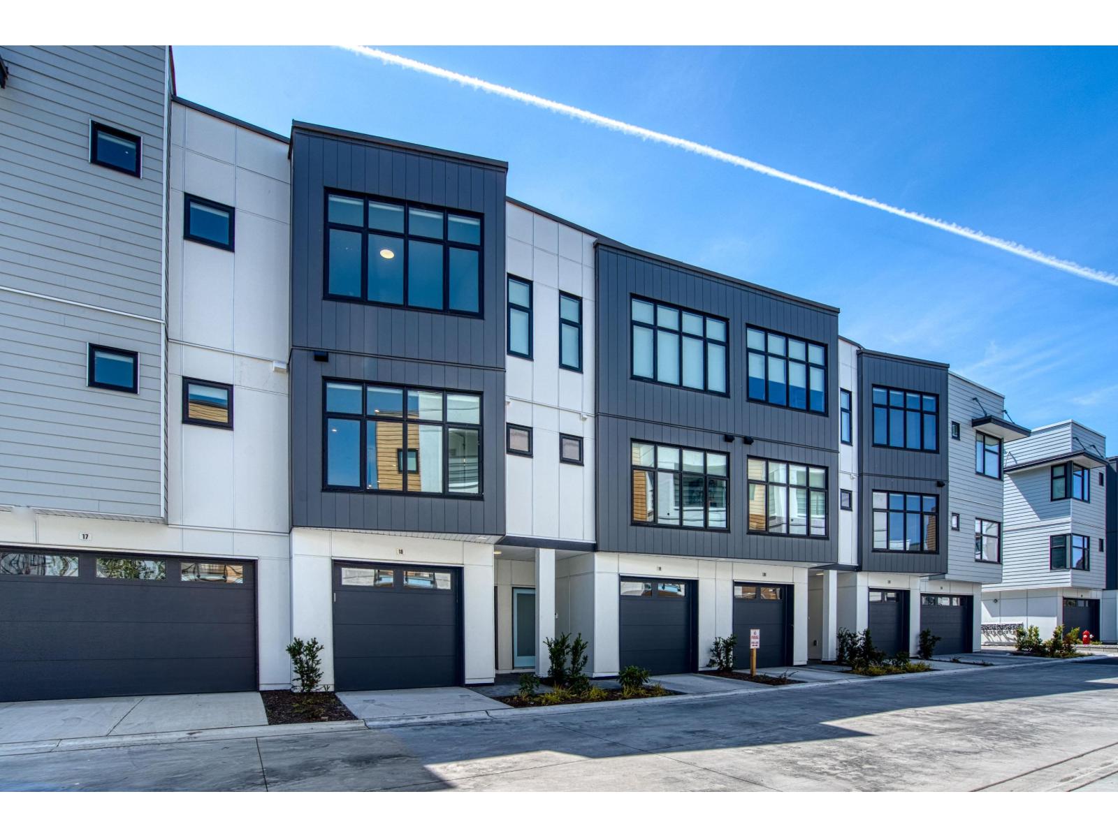 18 177 175a Street, Surrey, British Columbia  V3Z 1L1 - Photo 2 - R3129854