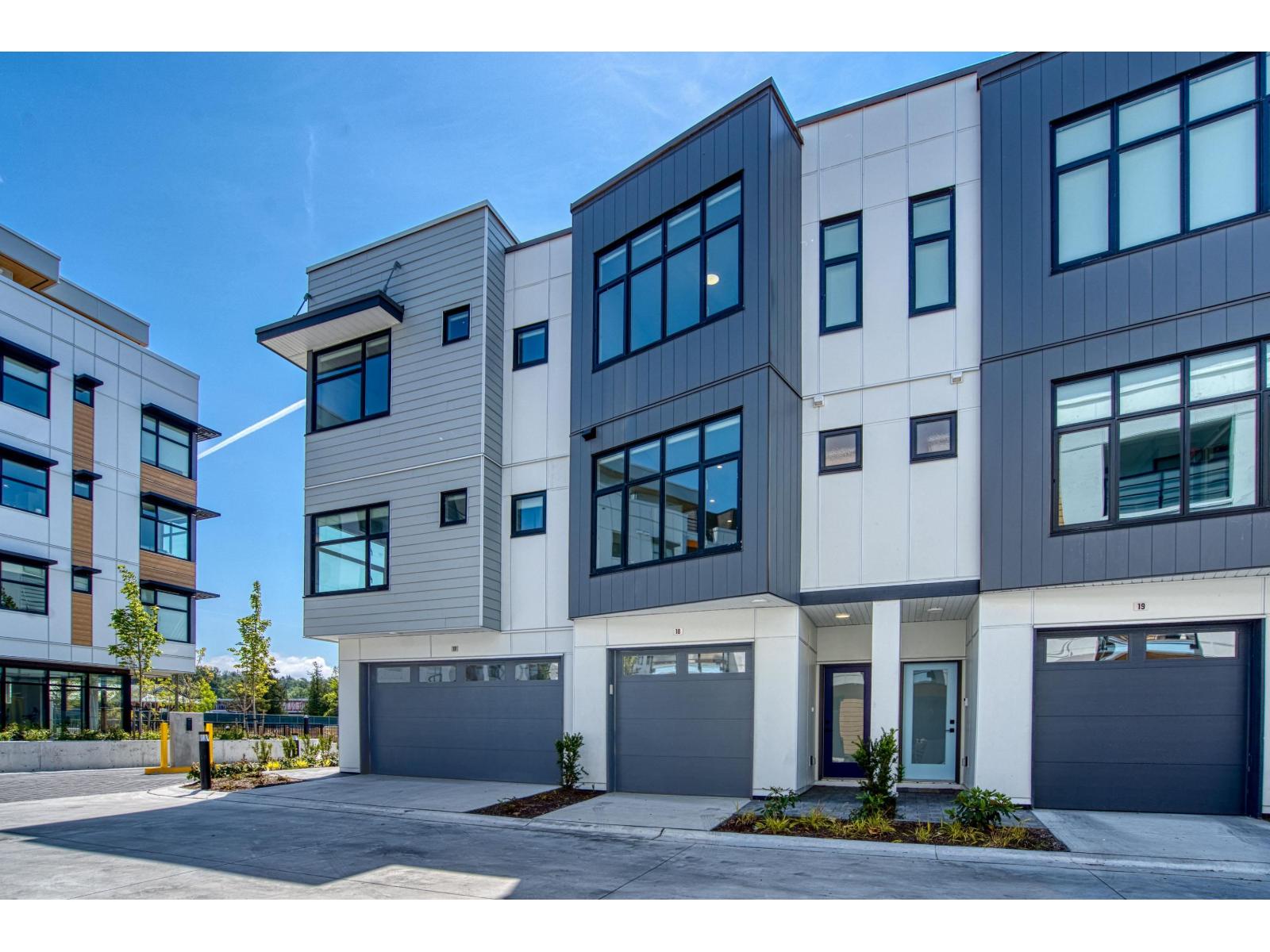 18 177 175a Street, Surrey, British Columbia  V3Z 1L1 - Photo 3 - R3129854