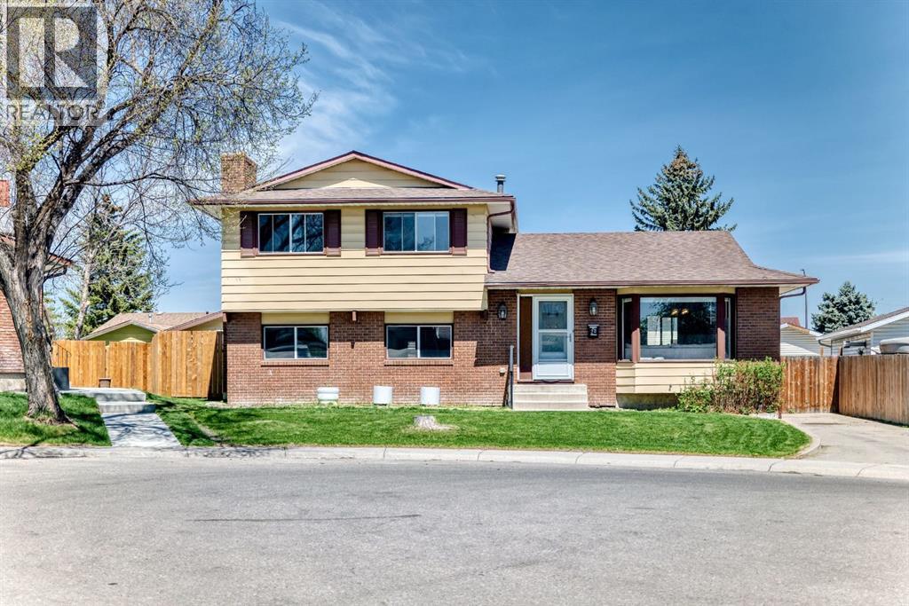 28 Rundlelawn Place NE, Calgary, Alberta  T1Y 3P5 - Photo 1 - A2310864
