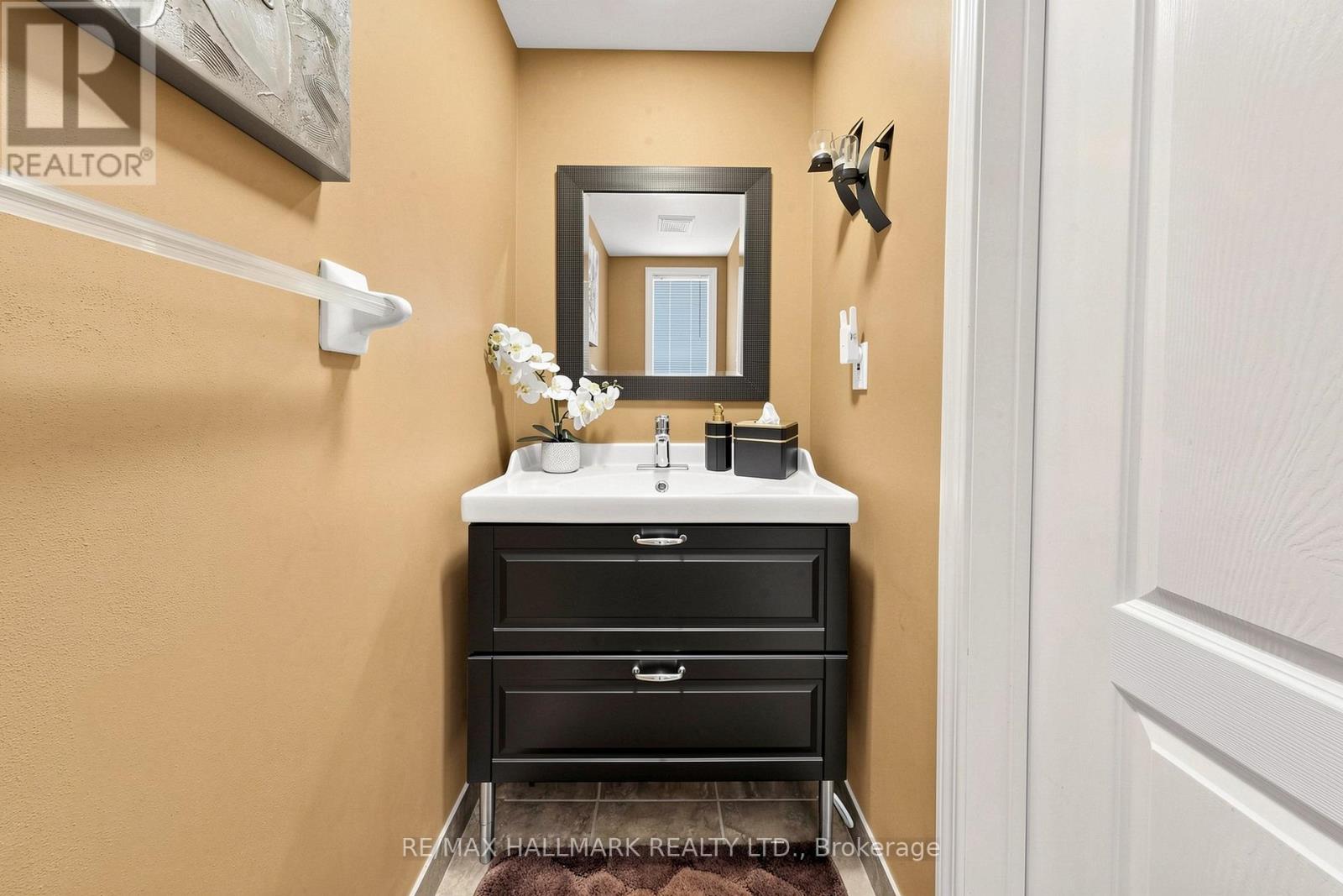 23 Natale Court, Bradford West Gwillimbury, Ontario  L3Z 3B1 - Photo 14 - N13216920